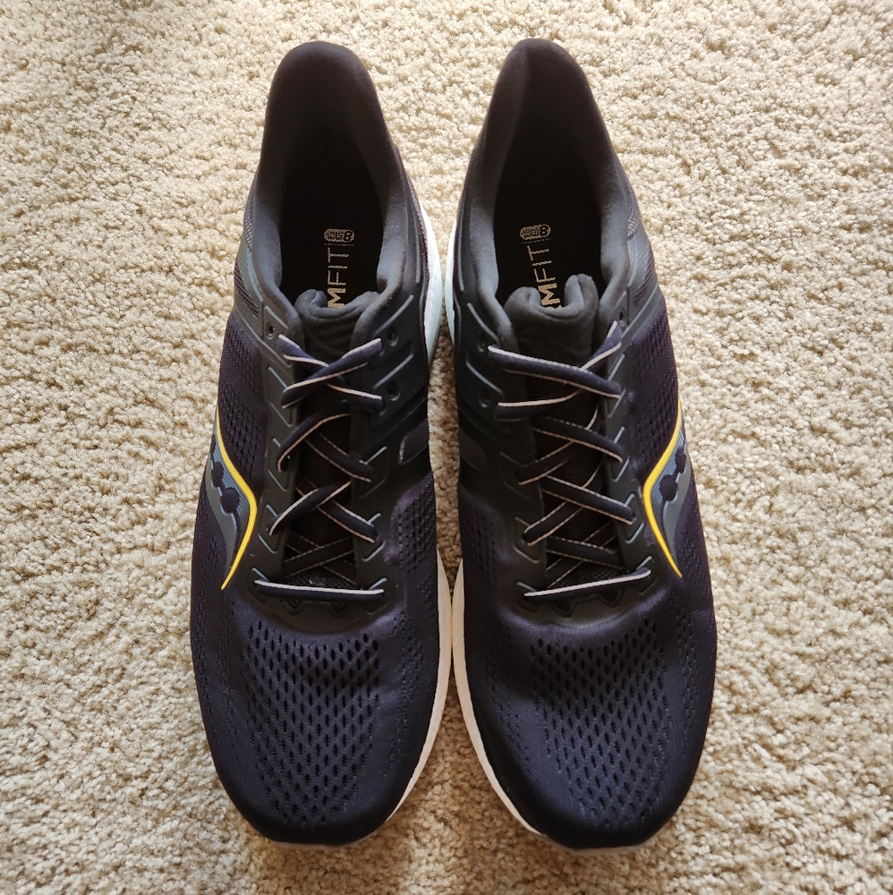 ✨NEW✨ Saucony hurricane 23 sz 15w